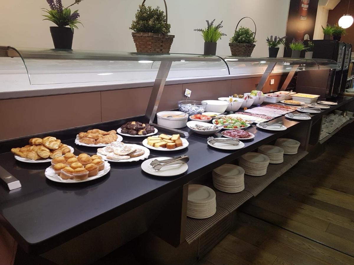 Moderno Hotel Barcelona Ngoại thất bức ảnh